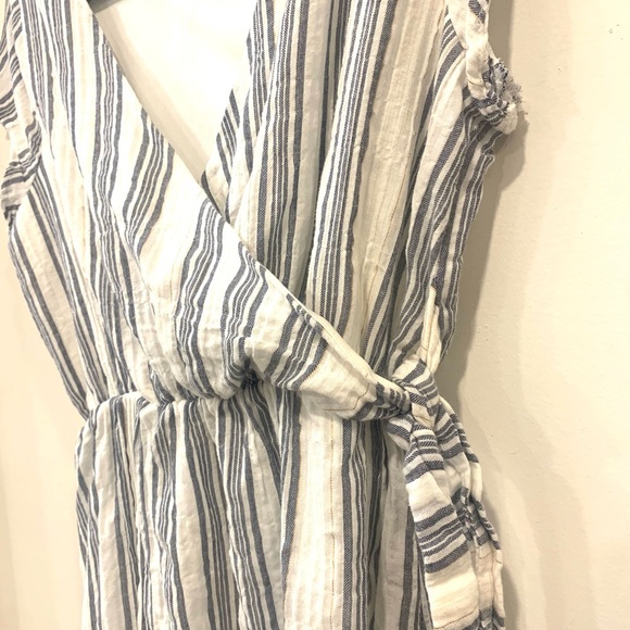 Dee Elly Boutique striped dress - Picture 2 of 3